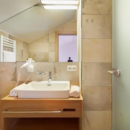 泽尔时见斯塔特帕克公寓 公寓 滨湖采尔